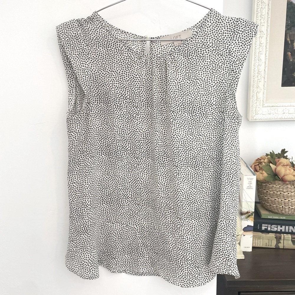 Loft white patterned lightweight blouse perfect for work NWOT small